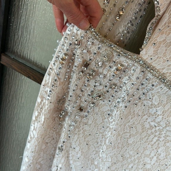 Mac Duggal EMBELLISHED ONE SLEEVE CUT OUT GOWN size 12 NEW $798 - Picture 8 of 12